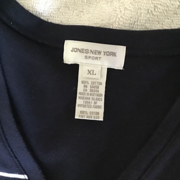 Jones New York navy blue and White Striped Top - Picture 3 of 9